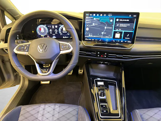 VW Golf 8 1.5 eTSI R-Line DSG