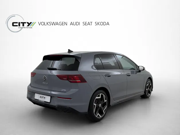 VW Golf 8 1.5 eTSI R-Line DSG