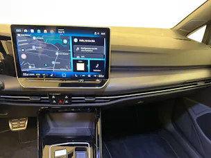 VW Golf 8 1.5 eTSI R-Line DSG