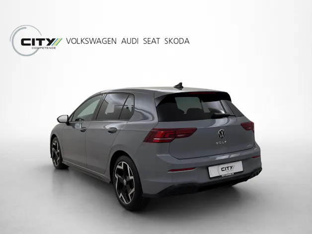 VW Golf 8 1.5 eTSI R-Line DSG