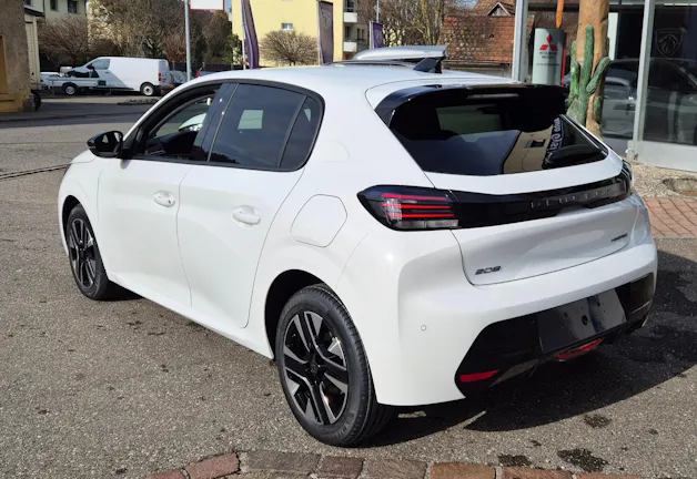 Peugeot 208 1.2 MHEV Allure Helvetia (443)