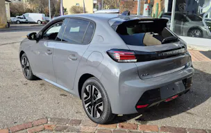 Peugeot 208 1.2 MHEV Allure Helvetia (443)