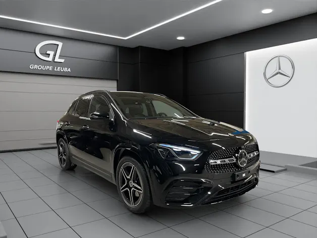 Mercedes-Benz GLA 220 4Matic 8G-DCT