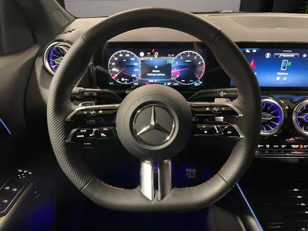 Mercedes-Benz GLA 220 4Matic 8G-DCT