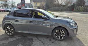 Peugeot 208 1.2 MHEV Allure Helvetia (442)