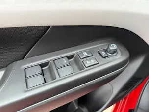 Suzuki Swift 1.2 Sakura Top Hybrid CVT