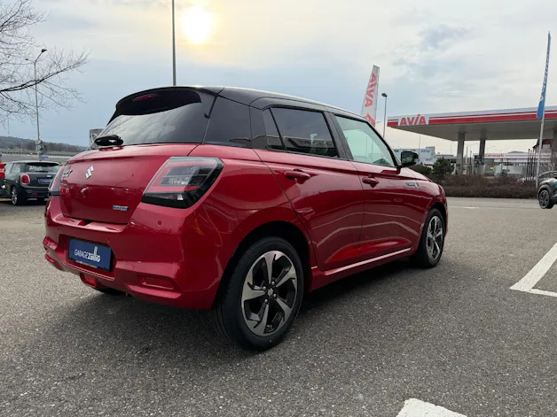 Suzuki Swift 1.2 Sakura Top Hybrid CVT