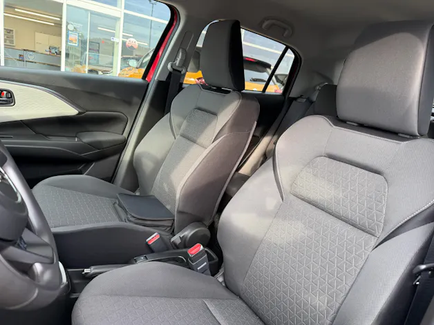 Suzuki Swift 1.2 Sakura Top Hybrid CVT