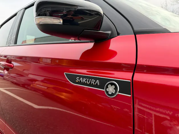 Suzuki Swift 1.2 Sakura Top Hybrid CVT