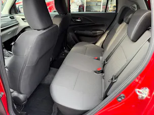Suzuki Swift 1.2 Sakura Top Hybrid CVT