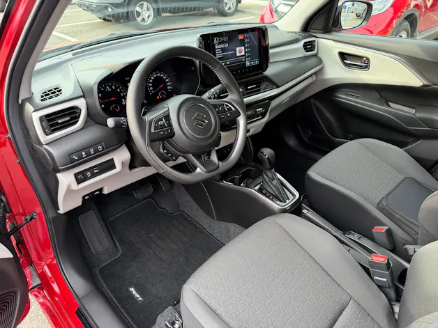 Suzuki Swift 1.2 Sakura Top Hybrid CVT