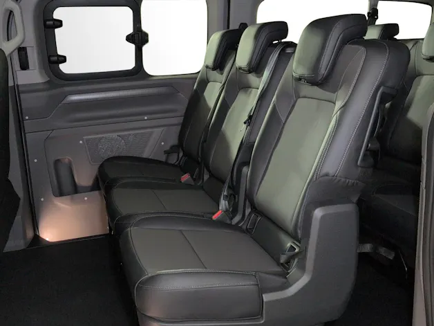VW Caravelle 2.0 TDI LWB 4 Motion Aut 8