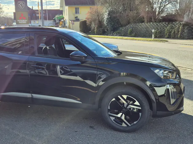 Peugeot 2008 1.2 MHEV Allure Helvetia (418)