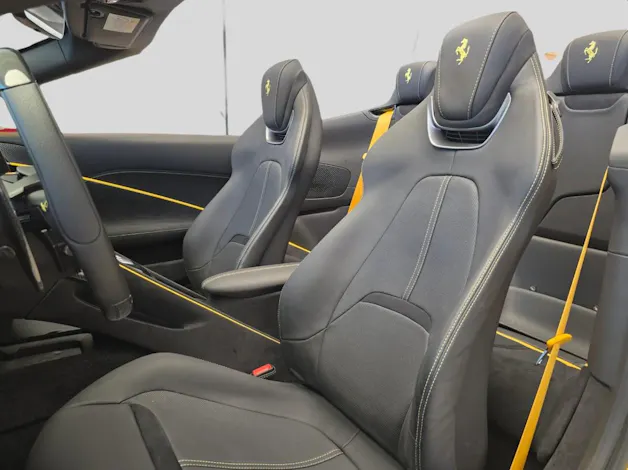 Ferrari Roma Spider 3.9 V8 T