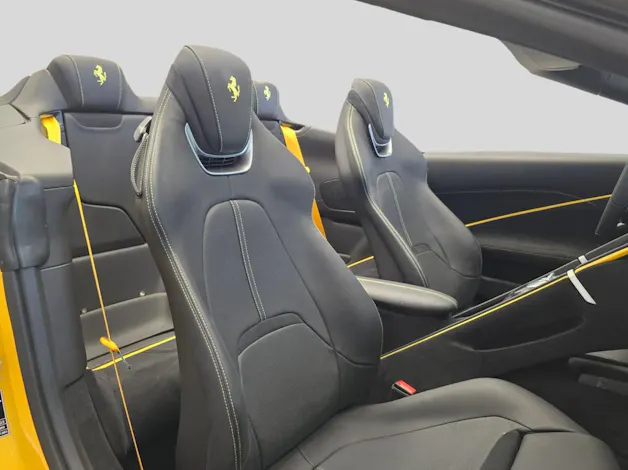 Ferrari Roma Spider 3.9 V8 T