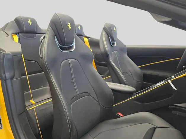 Ferrari Roma Spider 3.9 V8 T