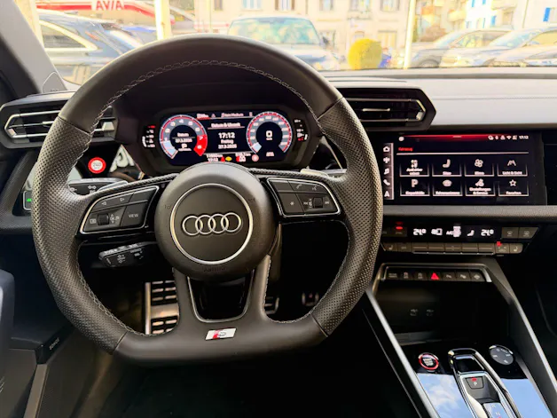 Audi S3 SPORTBACK 2.0 TFSI QUATTRO *** FACELIFT & AKRAPOVIC ABGAS ***