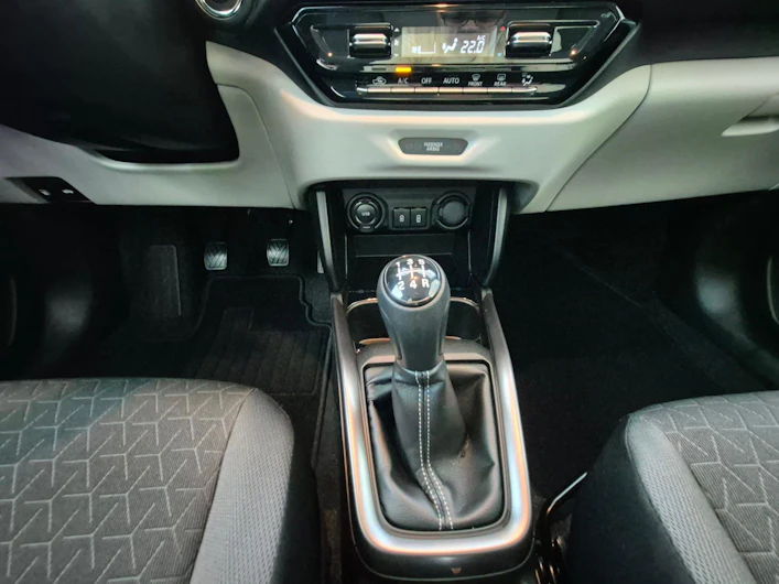 Fahrzeugbild SUZUKI SWIFT