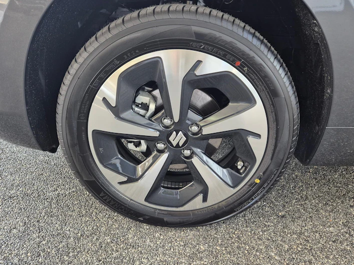 Fahrzeugbild SUZUKI SWIFT