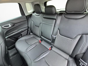 https://vehicle.imgix.net/4255158/a00b934a-0064-466f-a869-4cffb09a5b9a.jpg