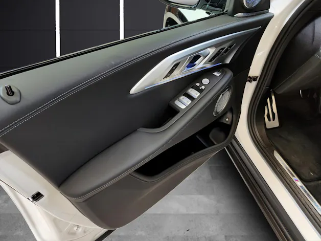 BMW XM 50e Plug-in Hybrid