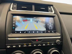 Fahrzeugbild JAGUAR E-Pace 2.0 T 250 R-Dynamic SE AWD