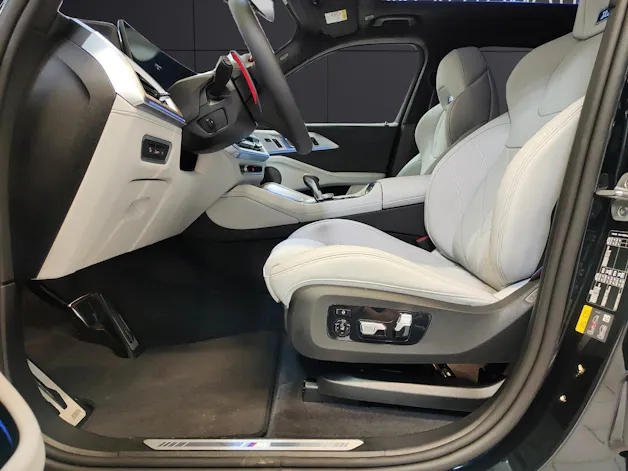 BMW XM 50e Plug-in Hybrid