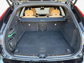 https://vehicle.imgix.net/4255263/a06361a2-f911-4cab-bd23-626afa468940.jpg
