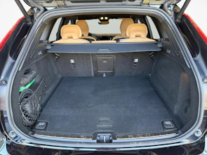 image du véhicule VOLVO XC60 2.0 T8 TE Ultimate Dark eAWD
