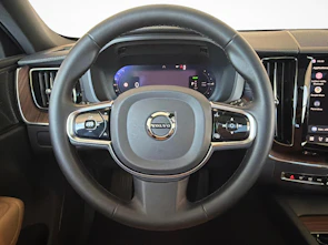 image du véhicule VOLVO XC60 2.0 T8 TE Ultimate Dark eAWD