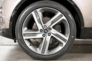 Fahrzeugbild LAND ROVER Discovery 3.0 D I6 350 Dynamic SE