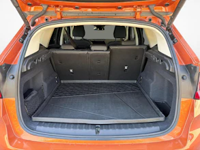 https://vehicle.imgix.net/4255322/db6b44ca-aa9f-4f31-adc8-babda7329223.jpg