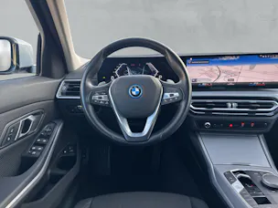 BMW 330e xDrive Touring G21 (CH) AHK