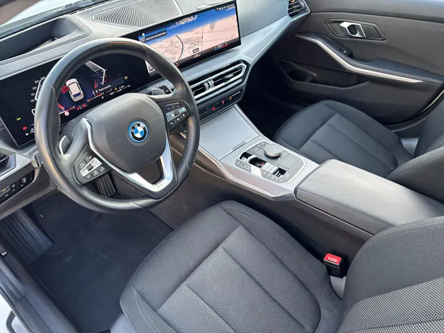BMW 330e xDrive Touring G21 (CH) AHK