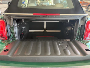 https://vehicle.imgix.net/4255413/320d6b9e-5dd0-4ba4-9a28-649e3143ad55.jpg