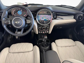 https://vehicle.imgix.net/4255413/60fcb016-f76c-4475-97d1-e023bcf69bd1.jpg