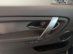 image du véhicule LAND ROVER Discovery Sport 1.5 T 270e Dynamic HSE mit AHK