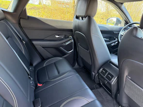 Fahrzeugbild JAGUAR E-Pace 1.5 T 300e R-Dynamic SE AWD