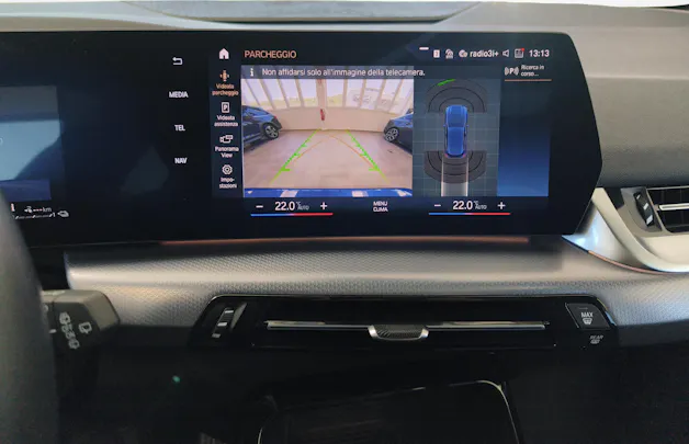 BMW 225e xDrive paddles Active Tourer