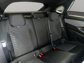 https://vehicle.imgix.net/4255591/a36c172b-0d67-409e-b183-3ad1f43e8421.jpg