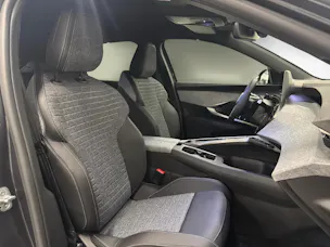 PEUGEOT 3008 1.2 Hybrid Allure Premium