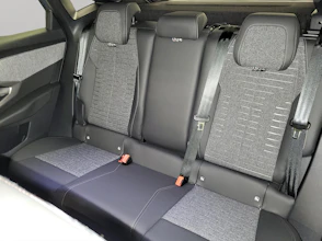 https://vehicle.imgix.net/4255599/765966d2-63e0-4f42-935b-943901b4e93d.jpg