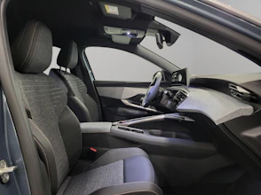 https://vehicle.imgix.net/4255599/c1adc03b-8b5f-40ad-ba5f-192a7720b6ff.jpg