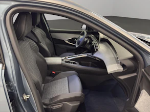 https://vehicle.imgix.net/4255625/35cfca07-699e-4c6b-b14f-eed0a6f38ba5.jpg