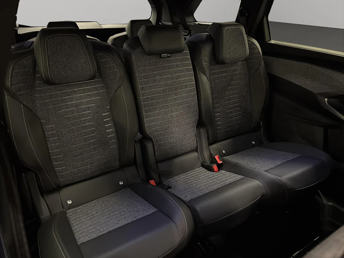 immagine del veicolo PEUGEOT 5008
