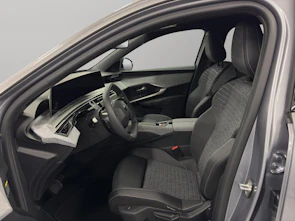 Fahrzeugbild PEUGEOT 5008 1.2 Hybrid Allure Premium