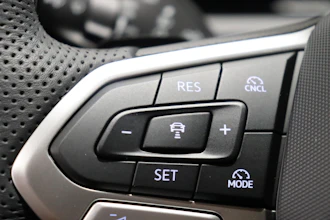 https://vehicle.imgix.net/4255686/38d2f568-f994-4d38-987d-9568603fe75a.JPG