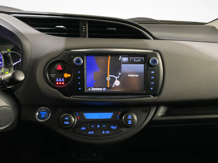 immagine del veicolo TOYOTA YARIS