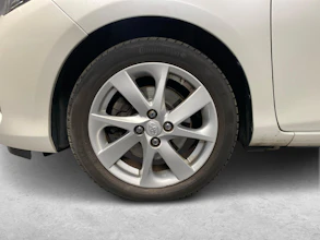 https://vehicle.imgix.net/4255700/ee923964-254e-4d82-8836-dc8d9d581951.jpg