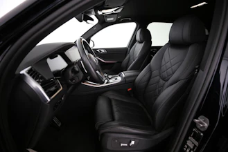 https://vehicle.imgix.net/4255726/992f2dc2-ee6d-4a7e-ac16-58b38ec3a20a.jpg